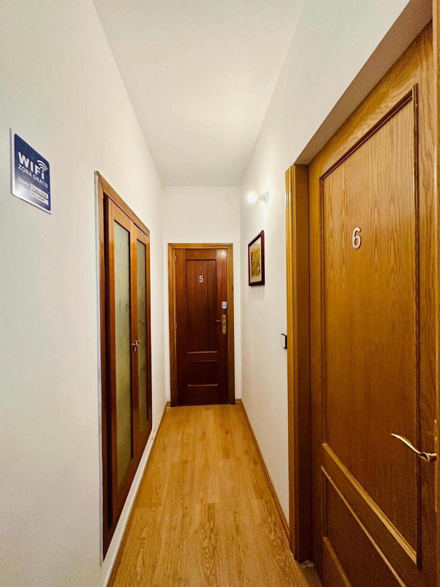 Punta Me Rooms In Madrid Downtown Εξωτερικό φωτογραφία